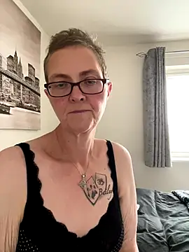 Curvy-Jinx online show from October 2025 08:44:01 AM