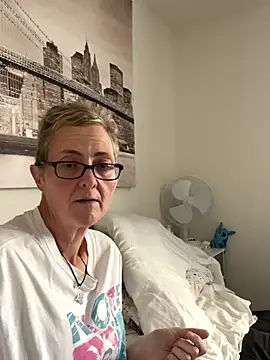 Curvy-Jinx online show from November 2025 08:24:01 AM