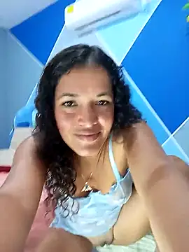 Snapshot of emma_ucros chatting on December 2025 10:59:02 PM emma ucros online show from December 2025 10:59:02 PM