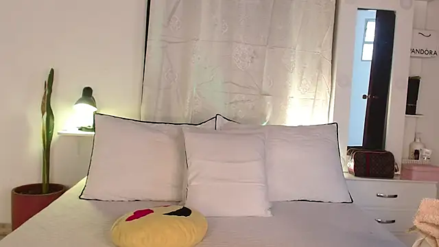 brunoorangel1 online show from September 2025 05:18:01 PM