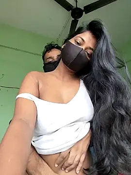 Snapshot of renu_143 chatting on November 2025 06:01:01 AM renu 143 online show from November 2025 06:01:01 AM