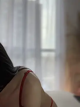 Sofi Leal online show from October 2025 12:02:02 PM