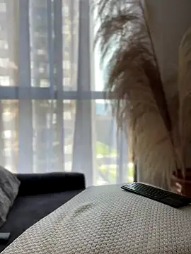 Sofi Leal online show from November 2025 12:51:01 PM