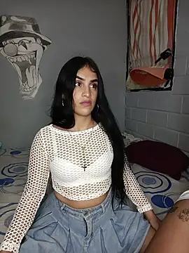 Snapshot of Bigtiti01 chatting on May 2026 02:52:01 AM Bigtiti01 online show from May 2026 02:52:01 AM