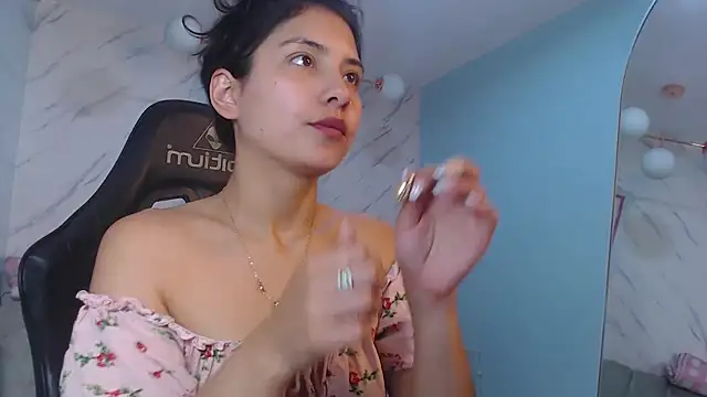 Snapshot of victoria_hernandez_t_ chatting on June 2026 02:33:01 PM victoria hernandez t online show from June 2026 02:33:01 PM