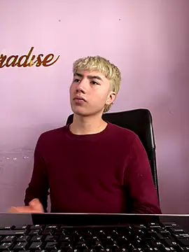 AlexanderCollman online show from November 2025 07:28:01 PM