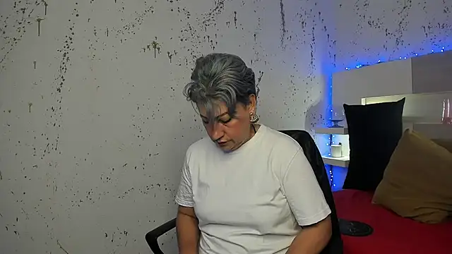 Snapshot of JaddeWalker chatting on October 2025 11:29:02 AM JaddeWalker online show from October 2025 11:29:02 AM