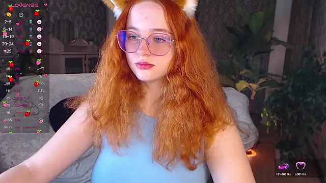 Snapshot of LunaSweet18 chatting on October 2025 11:44:02 AM LunaSweet18 online show from October 2025 11:44:02 AM