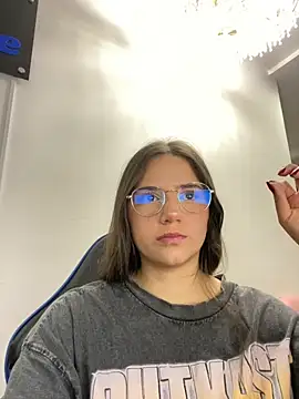 LilithAbril online show from November 2025 04:01:01 AM