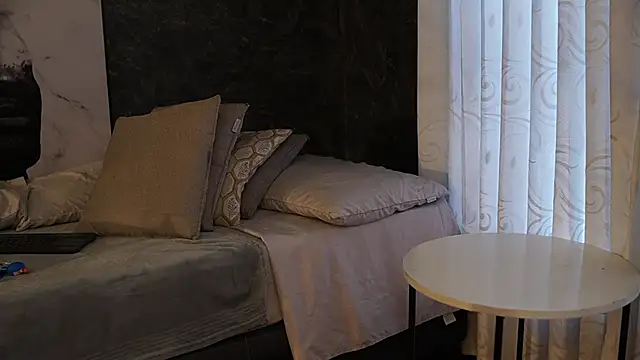 Snapshot of Thiago_Valente chatting on October 2025 01:09:02 PM Thiago Valente online show from October 2025 01:09:02 PM