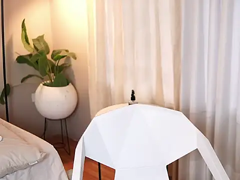 Snapshot of Thiago_Valente chatting on October 2025 12:52:02 PM Thiago Valente online show from October 2025 12:52:02 PM