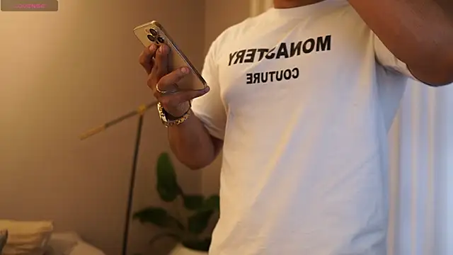 Snapshot of Thiago_Valente chatting on November 2025 01:11:02 PM Thiago Valente online show from November 2025 01:11:02 PM