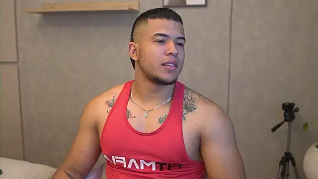 Snapshot of Thiago_Valente chatting on February 2026 01:05:02 PM Thiago Valente online show from February 2026 01:05:02 PM