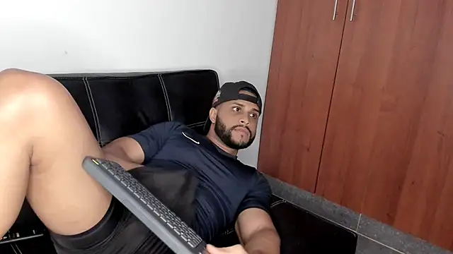 Pier Simons online show from October 2025 08:35:01 AM