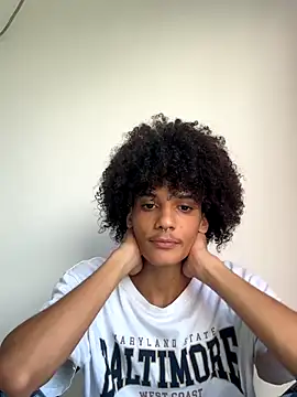 Snapshot of Max_Rain chatting on October 2025 07:55:01 PM Max Rain online show from October 2025 07:55:01 PM