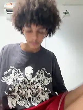 Snapshot of Max_Rain chatting on October 2025 10:50:01 PM Max Rain online show from October 2025 10:50:01 PM