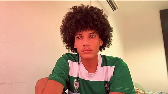 Snapshot of Max_Rain chatting on October 2025 08:09:02 PM Max Rain online show from October 2025 08:09:02 PM