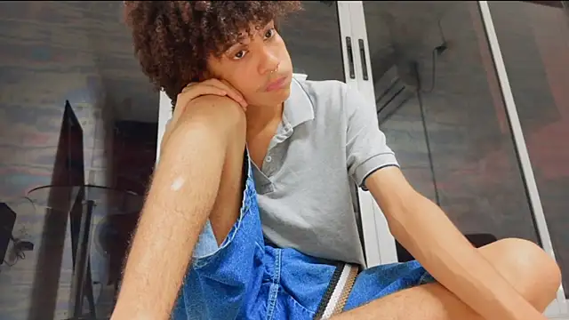 Snapshot of Max_Rain chatting on November 2025 11:15:01 PM Max Rain online show from November 2025 11:15:01 PM