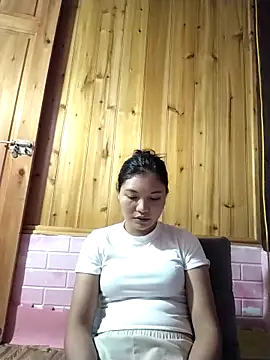 Duyen02 online show from October 2025 01:56:02 PM