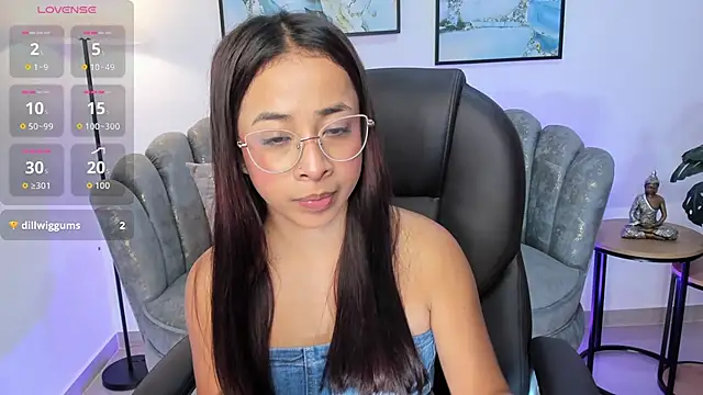 July Adams online show from November 2025 08:28:01 AM