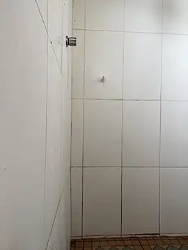 Chloe Leaozinho online show from October 2025 01:55:02 PM