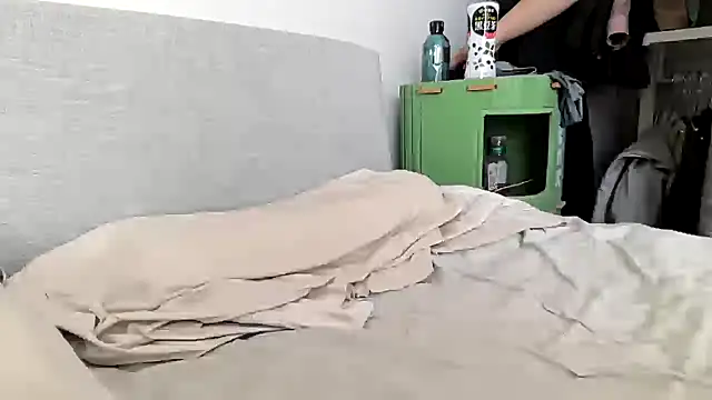 Snapshot of Bytheway0122 chatting on November 2025 04:34:02 AM Bytheway0122 online show from November 2025 04:34:02 AM