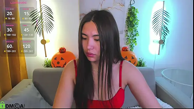 Megan Williamms online show from October 2025 02:01:02 AM