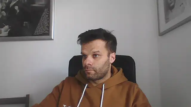 Snapshot of FROCETTO93 chatting on November 2025 01:11:01 PM FROCETTO93 online show from November 2025 01:11:01 PM