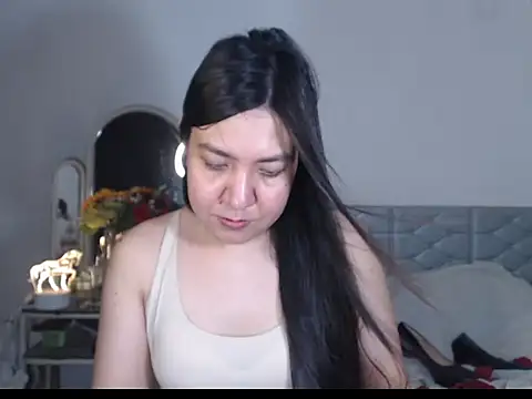 Snapshot of stellahugeX chatting on October 2025 04:21:02 AM stellahugeX online show from October 2025 04:21:02 AM