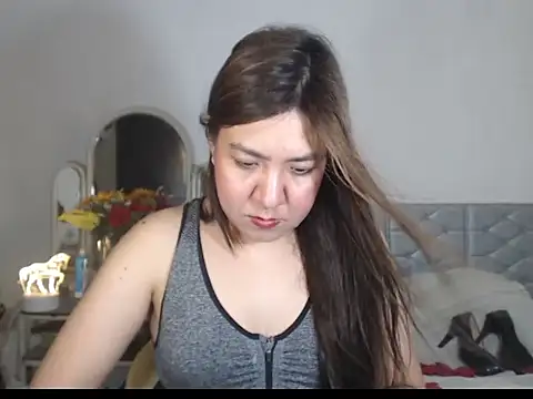 Snapshot of stellahugeX chatting on November 2025 09:13:02 AM stellahugeX online show from November 2025 09:13:02 AM