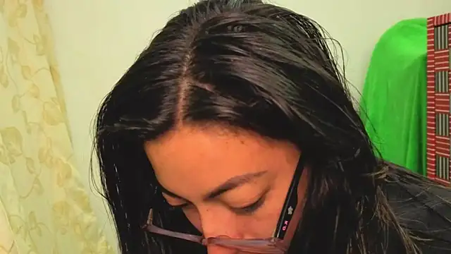 Snapshot of Miranda_sexlove_ chatting on February 2026 06:01:02 AM Miranda sexlove online show from February 2026 06:01:02 AM