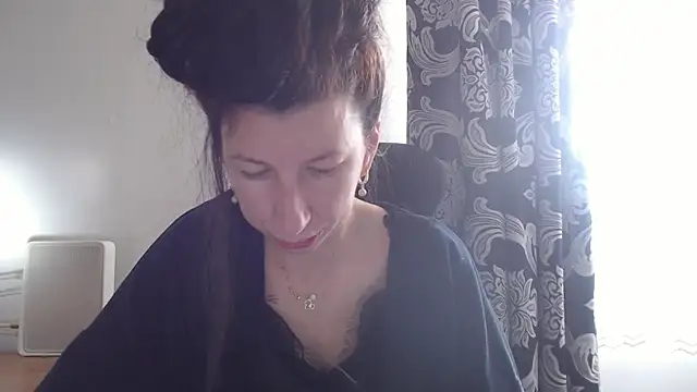 RosieHayes online show from November 2025 08:37:01 AM