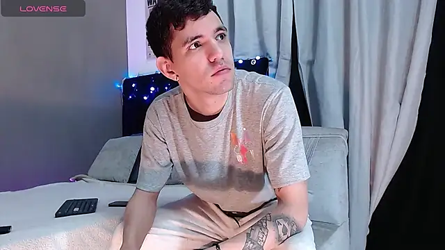 Matteo12  online show from November 2025 06:16:02 AM