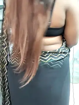 Snapshot of Cutie_nila26 chatting on October 2025 05:58:02 AM Cutie nila26 online show from October 2025 05:58:02 AM