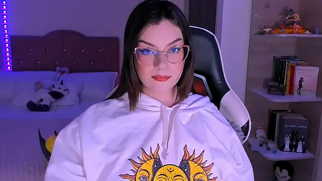 OphelianaRose33 online show from December 2025 09:54:01 PM