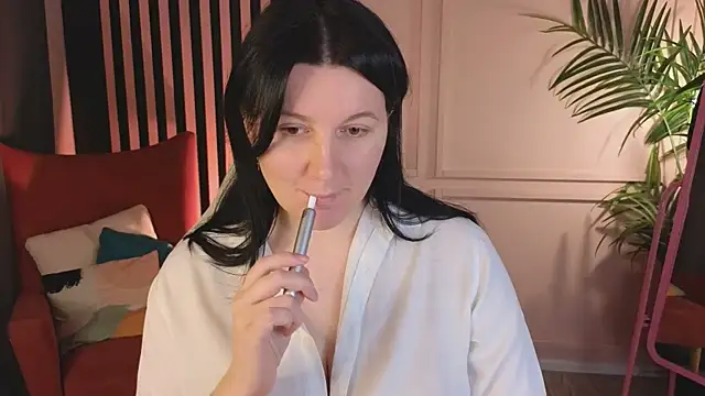 Snapshot of love_me__tonight_ chatting on October 2025 01:06:02 AM love me tonight online show from October 2025 01:06:02 AM