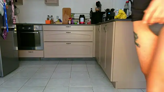 BRIANSILK77 online show from October 2025 08:04:02 AM