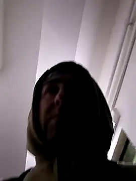 Snapshot of PopaOctavian chatting on October 2025 10:47:01 AM PopaOctavian online show from October 2025 10:47:01 AM