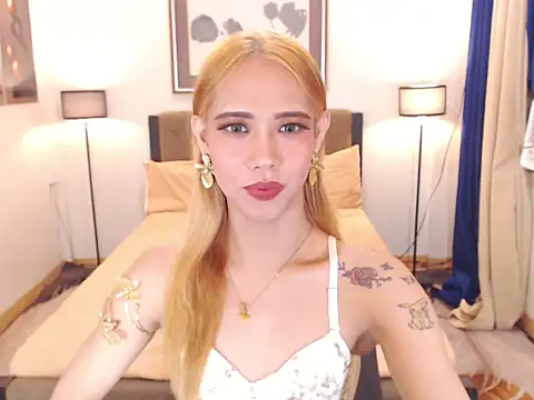 Snapshot of PreciousAmore chatting on April 2026 07:27:02 PM PreciousAmore online show from April 2026 07:27:02 PM