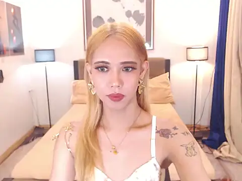 Snapshot of PreciousAmore chatting on April 2026 07:44:02 PM PreciousAmore online show from April 2026 07:44:02 PM