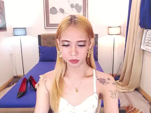 Snapshot of PreciousAmore chatting on May 2026 10:41:02 AM PreciousAmore online show from May 2026 10:41:02 AM