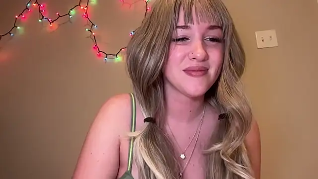 anamira1 online show from February 2026 12:37:02 PM