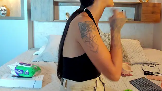 Emilly Beaumont online show from January 2026 11:45:02 AM