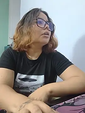 Snapshot of saenz_eymi chatting on June 2026 06:20:02 PM saenz eymi online show from June 2026 06:20:02 PM