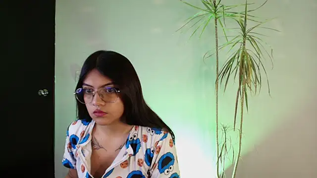 Lilith and Khloe online show from September 2025 11:22:02 AM