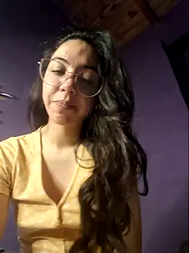 Snapshot of CieloMiel chatting on November 2025 04:34:01 AM CieloMiel online show from November 2025 04:34:01 AM