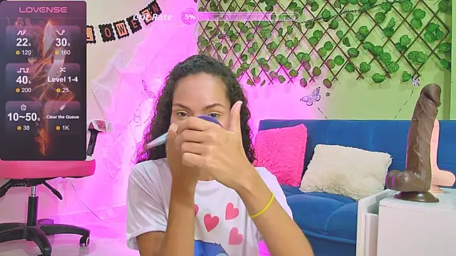 Snapshot of Karen_Ariass chatting on October 2025 01:55:02 PM Karen Ariass online show from October 2025 01:55:02 PM