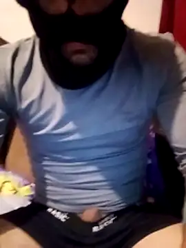 Golonzo1996 online show from November 2025 08:33:02 PM