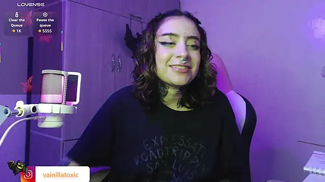 vainilla doll online show from December 2025 11:14:02 PM