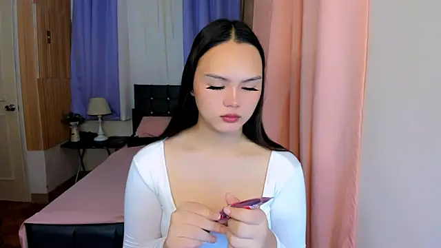 Snapshot of ameliamaureen chatting on June 2026 04:10:02 AM ameliamaureen online show from June 2026 04:10:02 AM